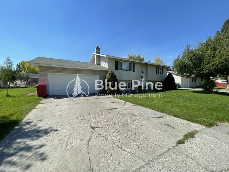 465 Lyn Ave - Photo 2 of 19