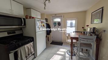 featured image of 40 Bristol St #2T