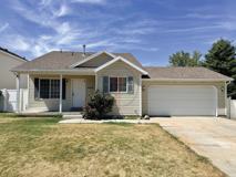 1048 Sw - Photo 1 of 1