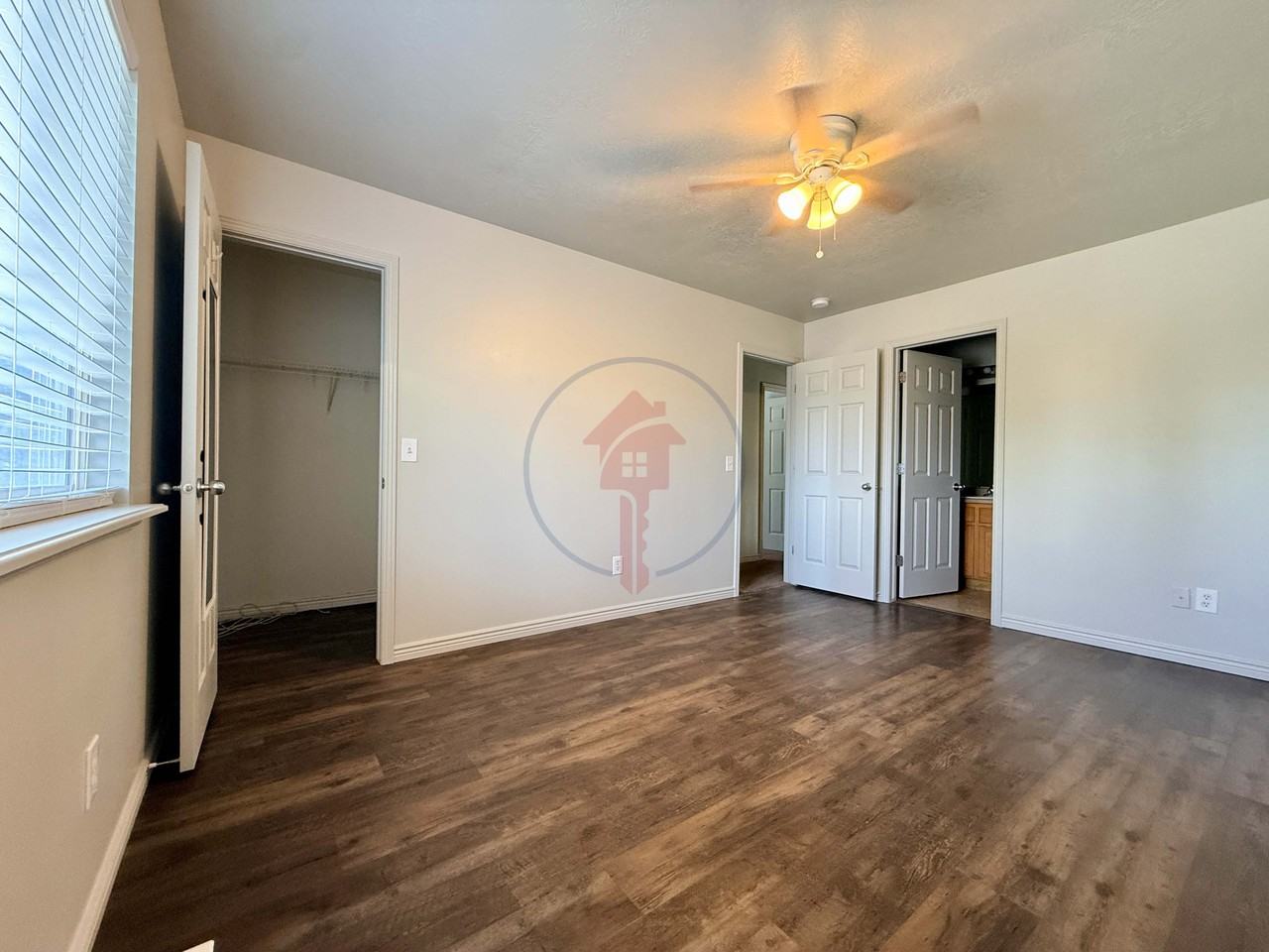 1048 Sw - Photo 6 of 18
