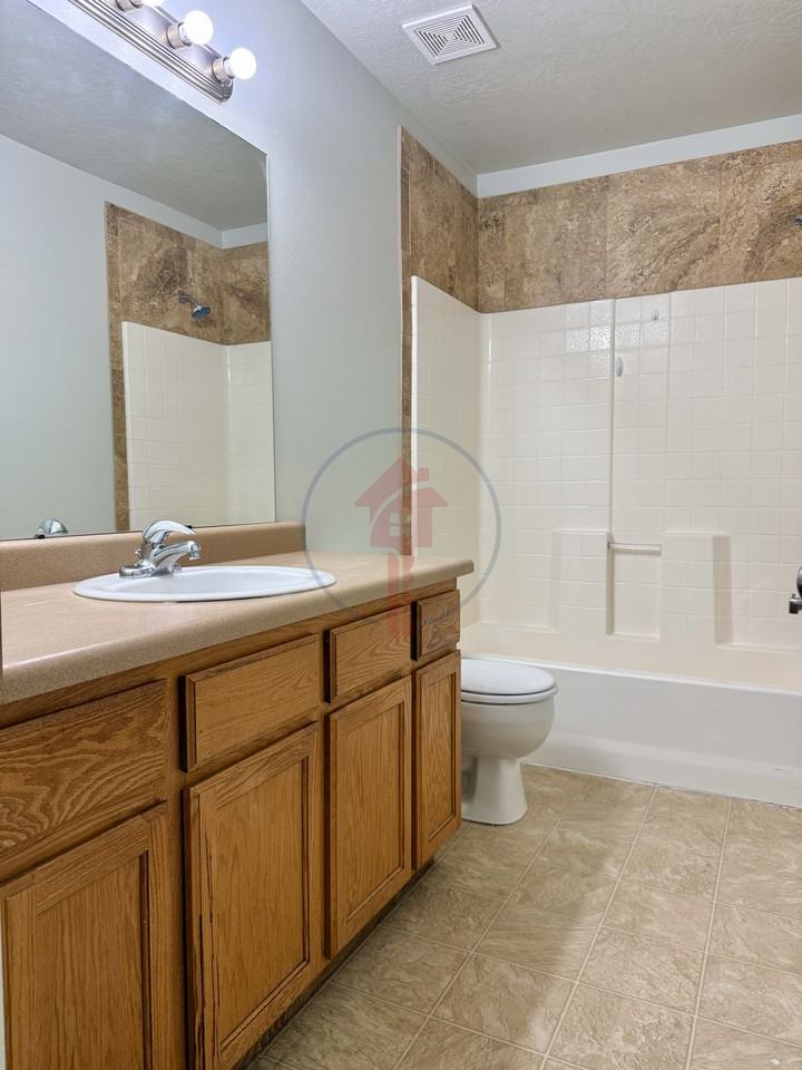 1048 Sw - Photo 7 of 18