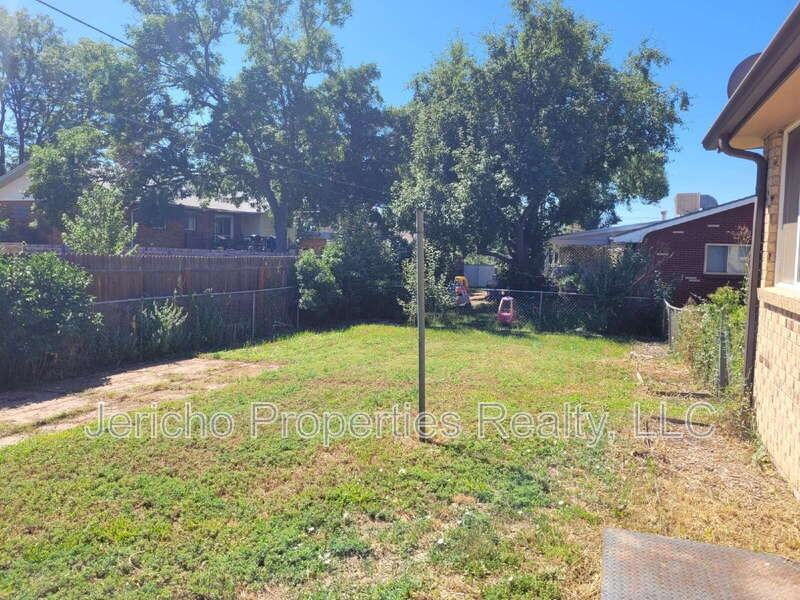 5140 Tabor St - Photo 3 of 3