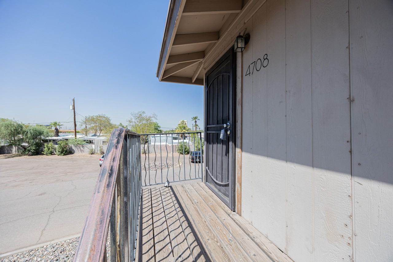 4708 E Portland St - Photo 5 of 20