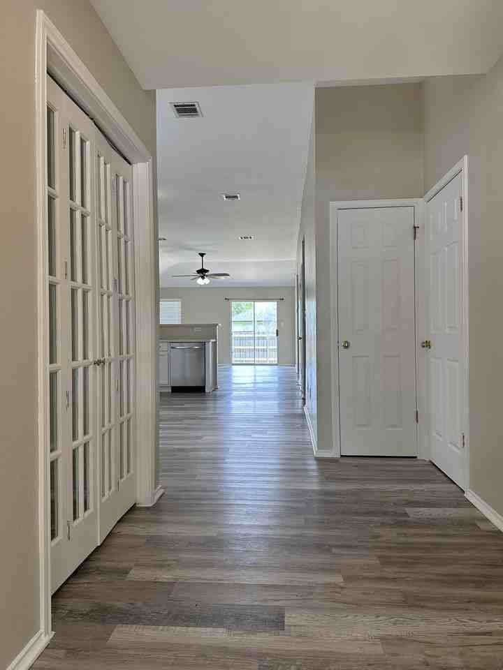 610 Riverway Ln - Photo 6 of 31