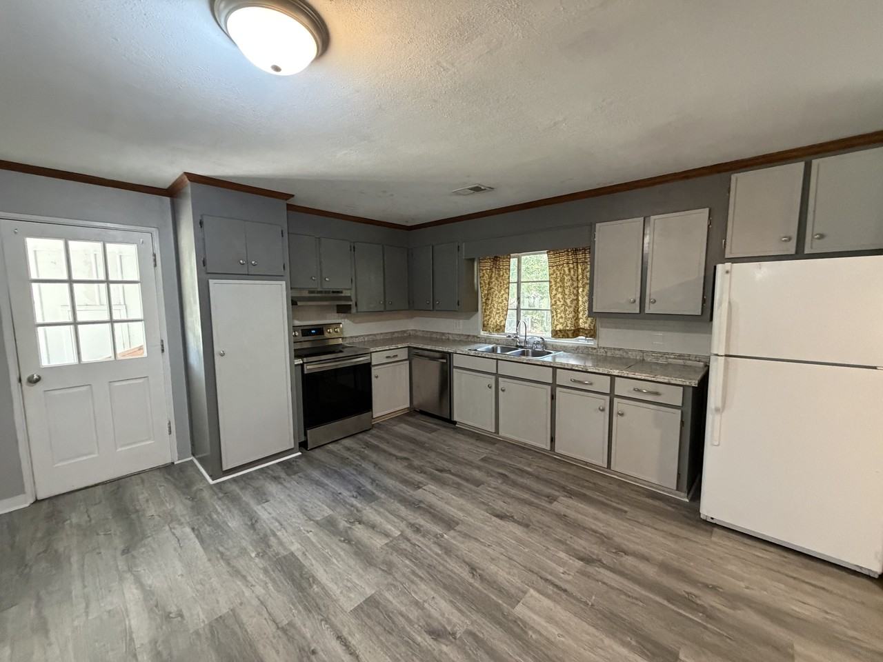 419 S 36th Ave - Photo 5 of 21