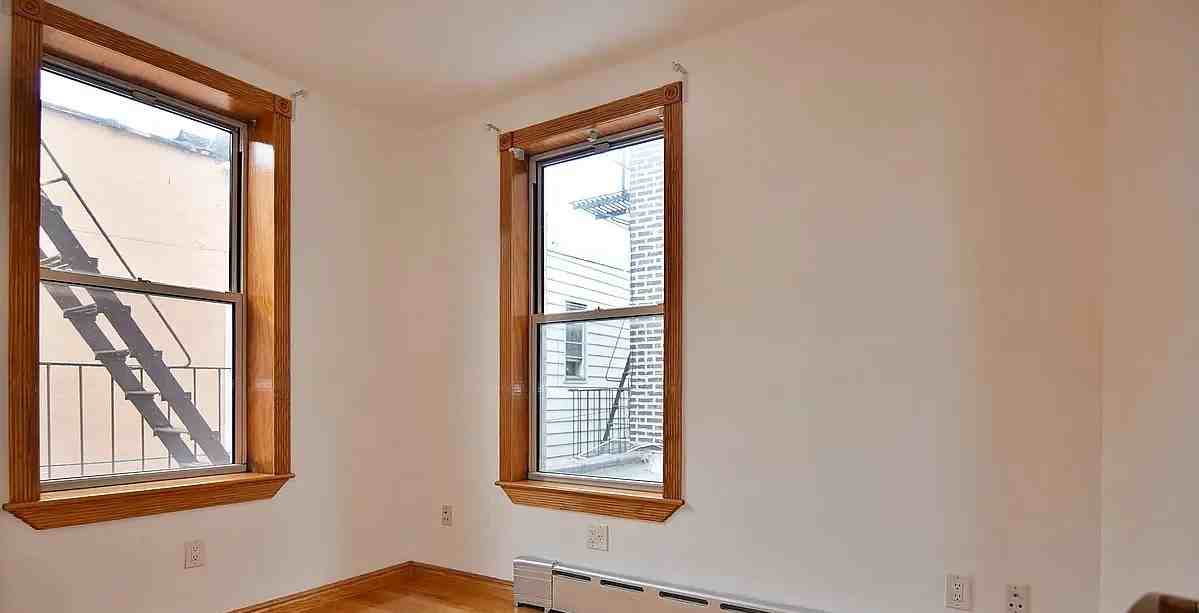 3310 36th Ave #21L - Photo 2 of 5