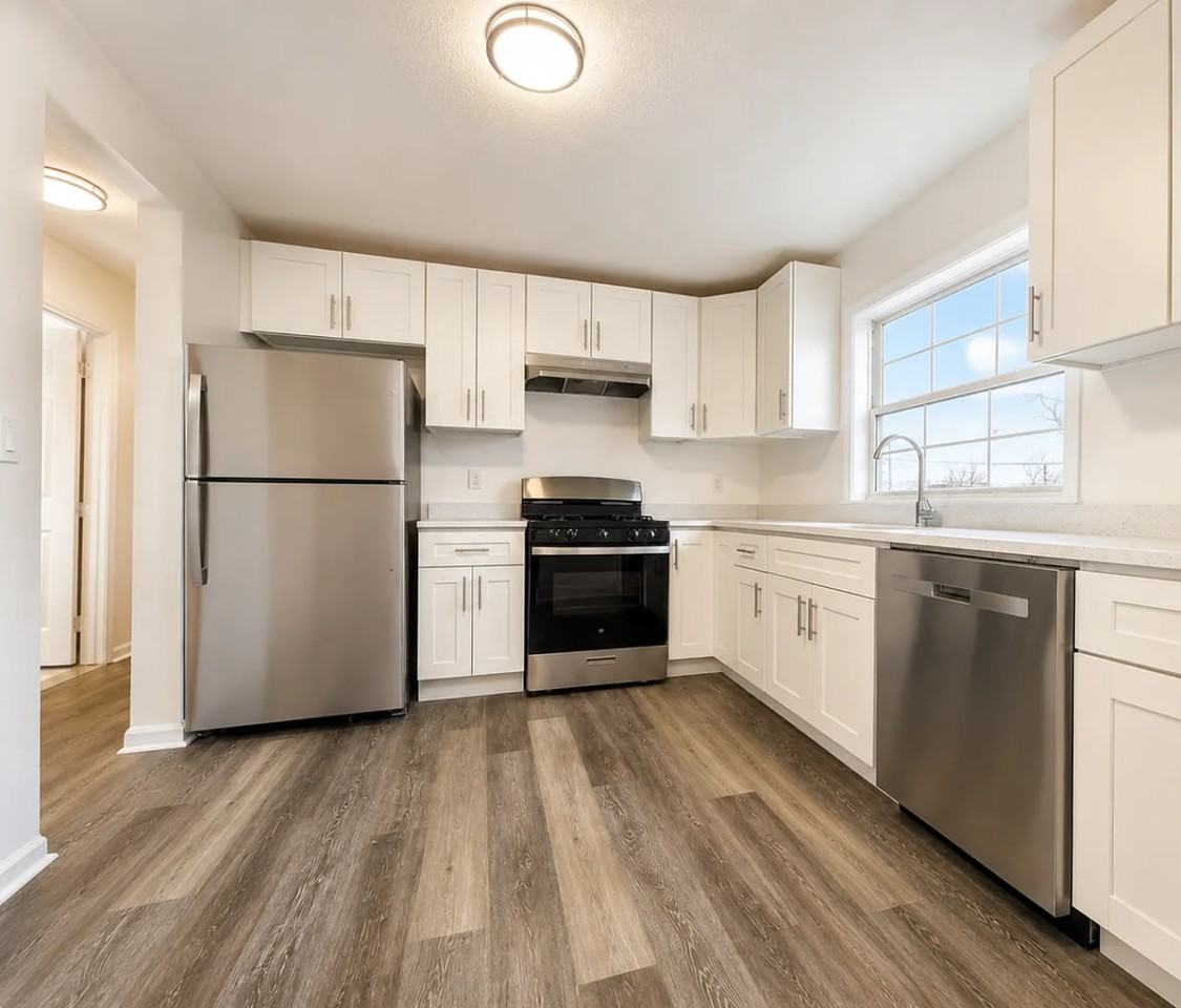 2416 Beach Channel Dr #13F - Photo 3 of 6