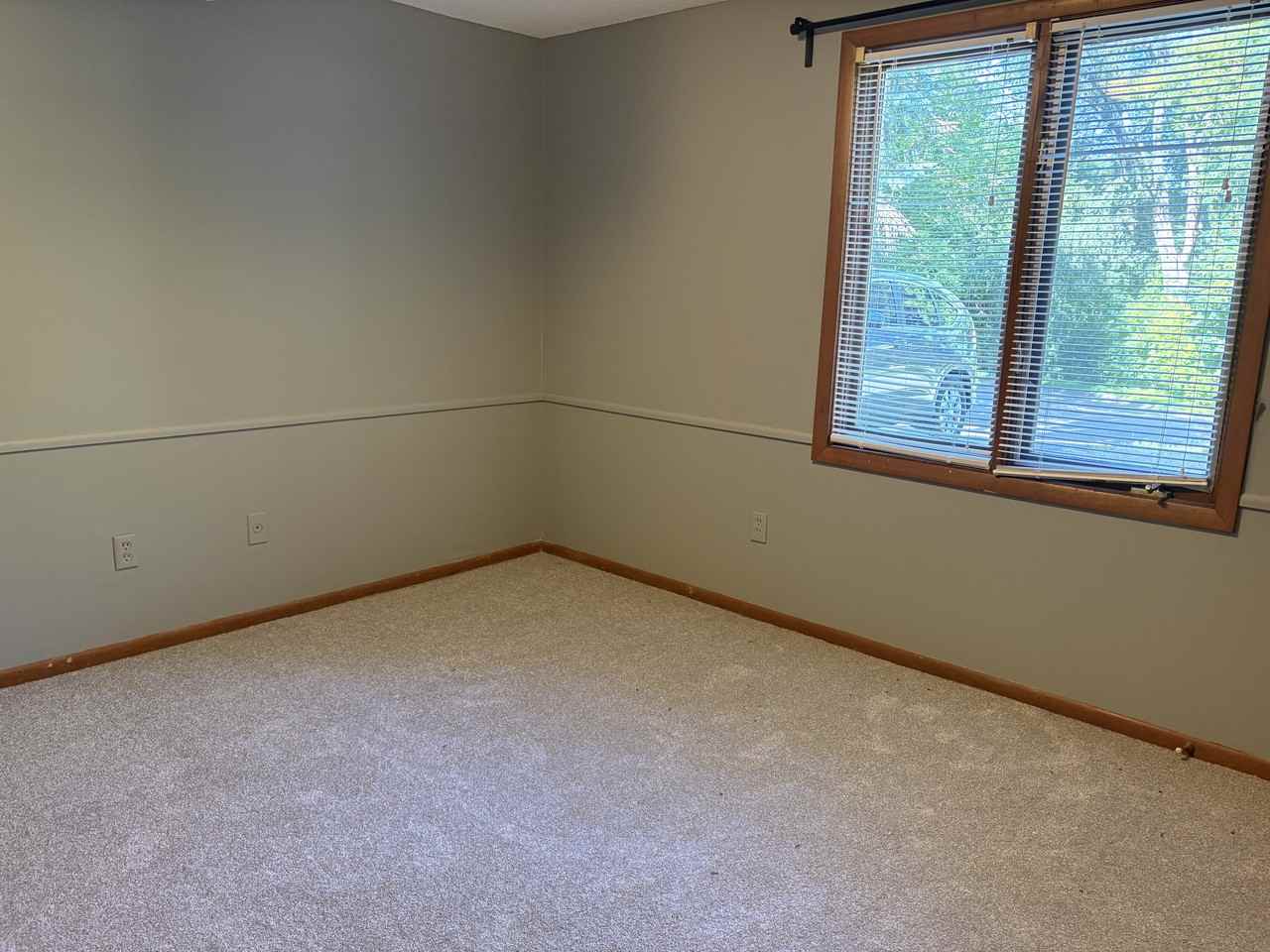 5131 Oxford Ave - Photo 3 of 26