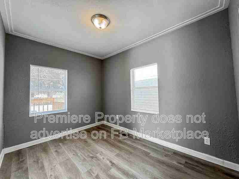 2611 Ne Ingram St - Photo 7 of 14