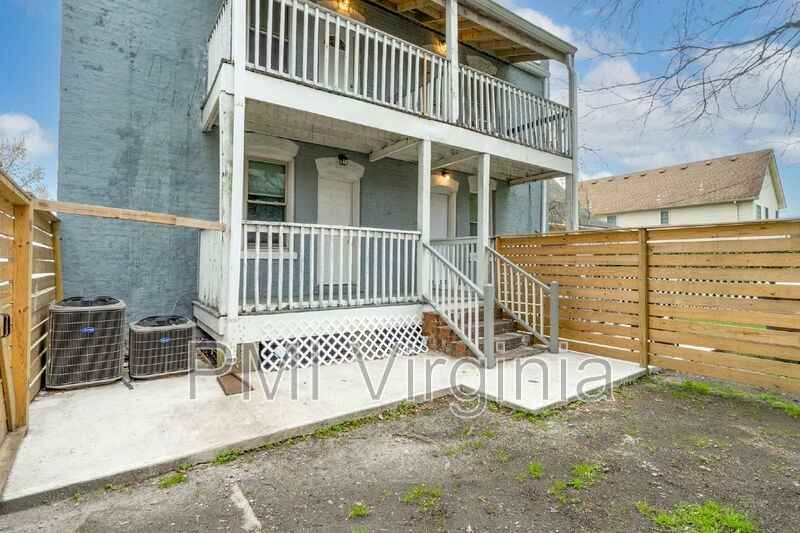 731 38th St #2 - Photo 2 of 35