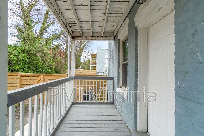 731 38th St #2 - Photo 4 of 35