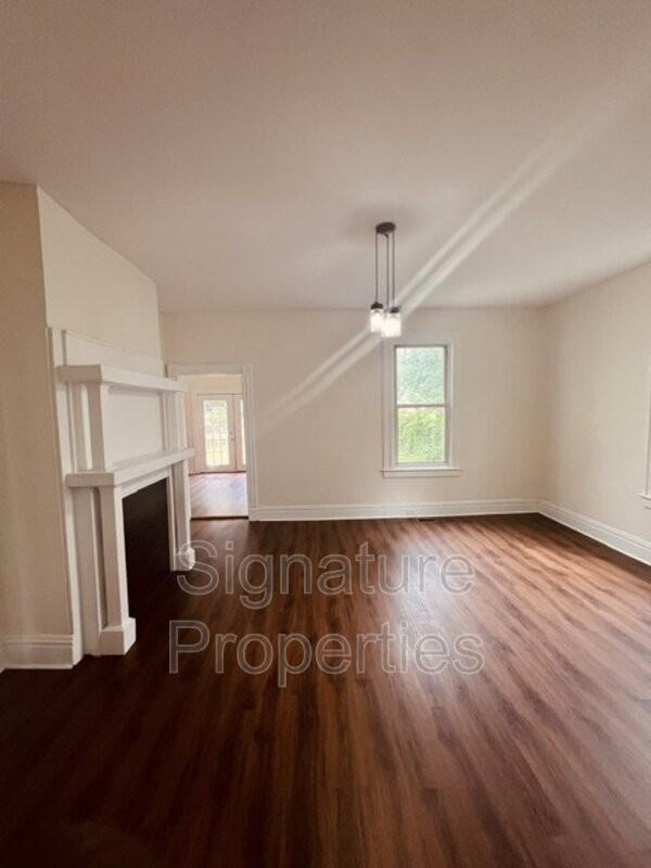 102 W Lancaster Rd - Photo 4 of 20