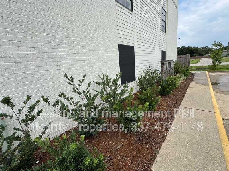 105 Meaux Blvd #7 - Photo 2 of 27