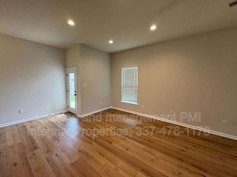 325 Mulholland Ln - Photo 5 of 28
