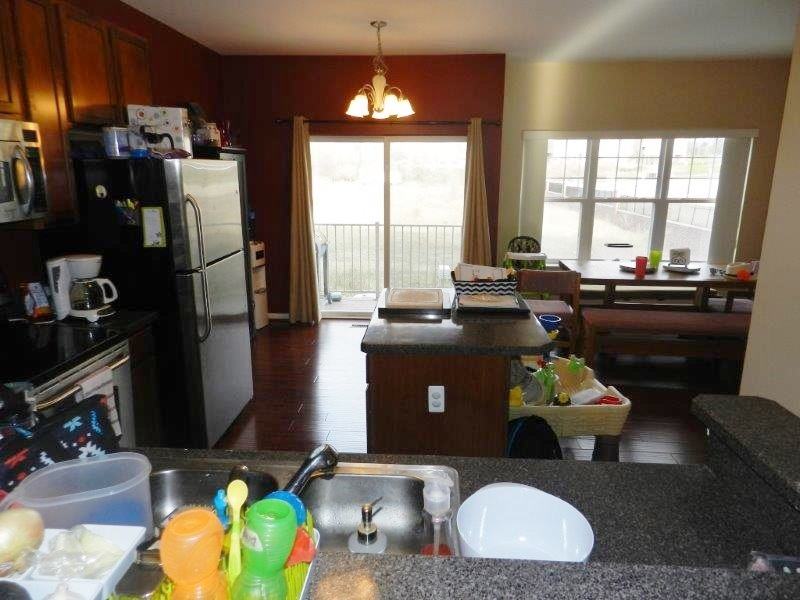 156 Center Blvd - Photo 3 of 17