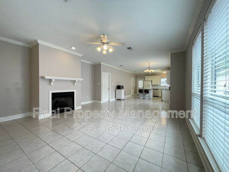 5630 Arialo Dr - Photo 4 of 24