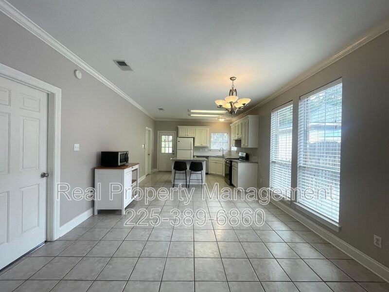 5630 Arialo Dr - Photo 5 of 24