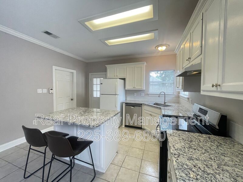 5630 Arialo Dr - Photo 7 of 24