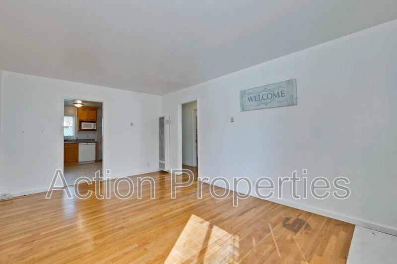 2709 Alma St - Photo 3 of 23