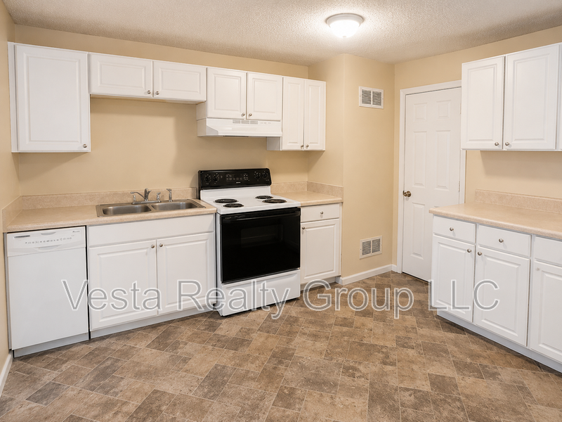 93 Forest Rd - Photo 6 of 15