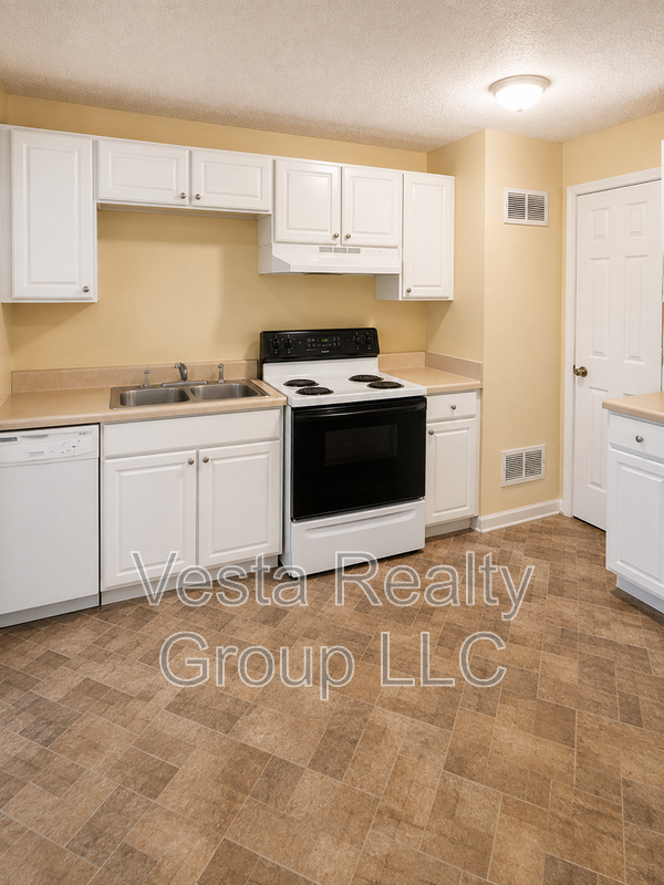 93 Forest Rd - Photo 7 of 15