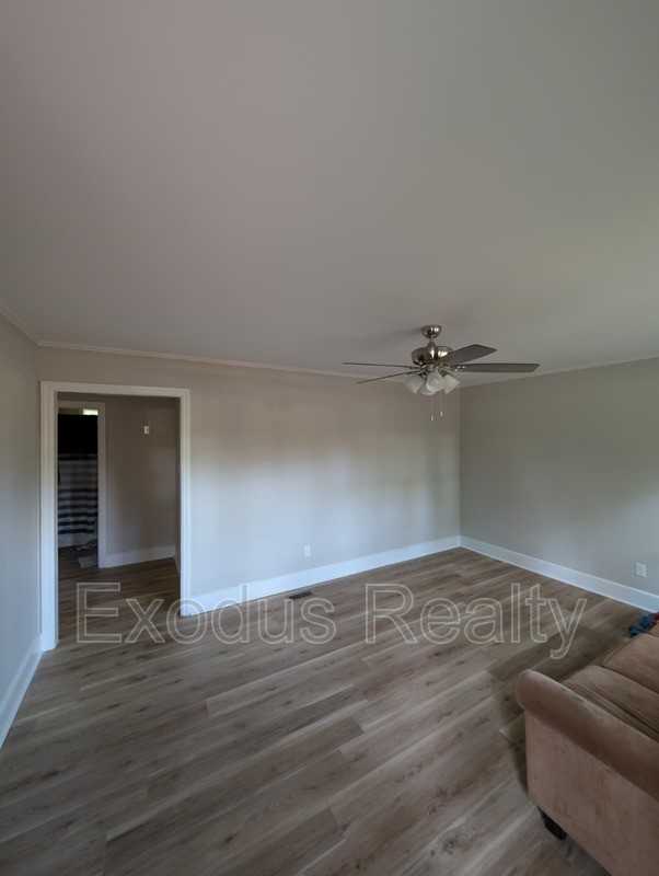 116 Park Ave - Photo 2 of 5