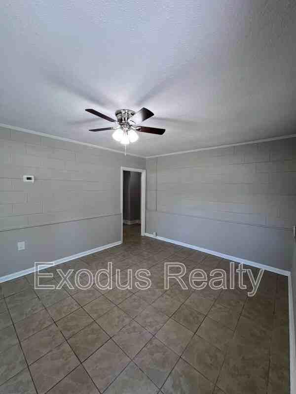 506 Maple Ave - Photo 7 of 41