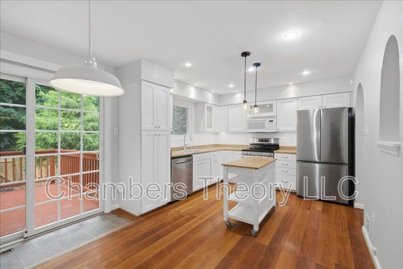 2988 Borge St - Photo 4 of 50