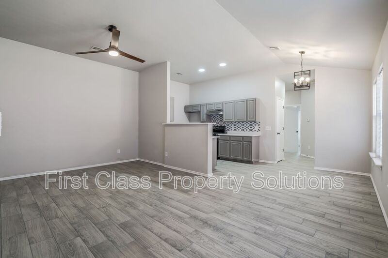 1322 Commerce Dr - Photo 6 of 37