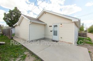 featured image of 516 E 6th St