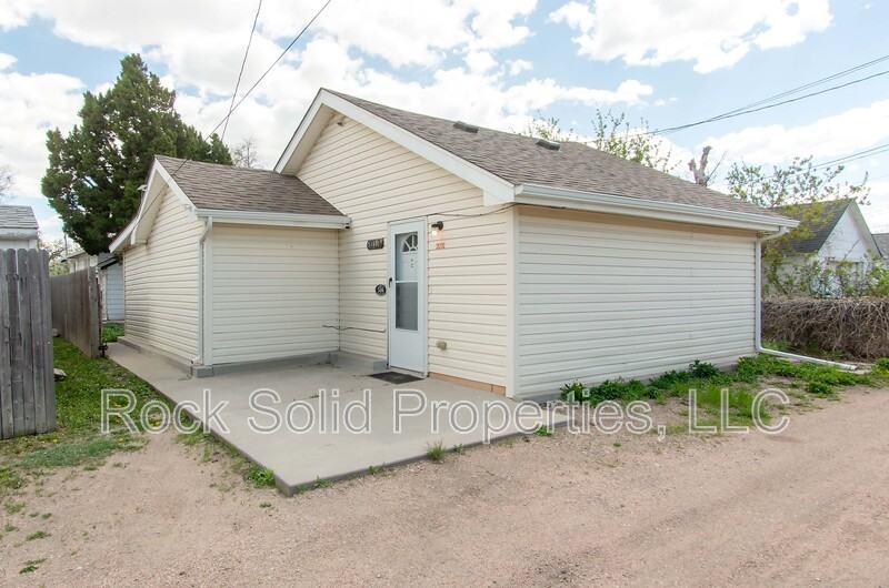 516 E 6th St - Photo 2 of 22
