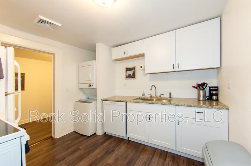 516 E 6th St - Photo 7 of 22