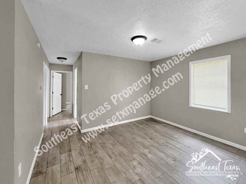 620 Smelker St - Photo 6 of 13