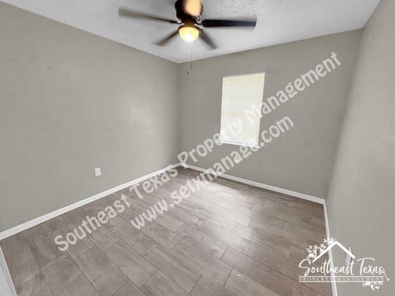 620 Smelker St - Photo 7 of 13