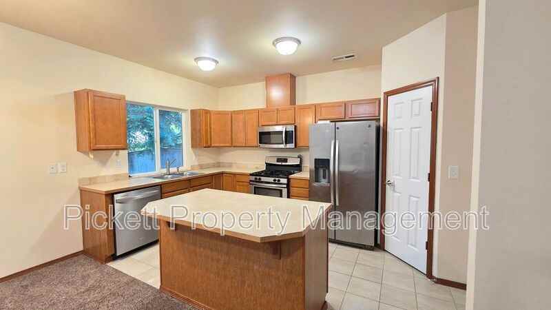 6710 Takota Pl Ne - Photo 7 of 32