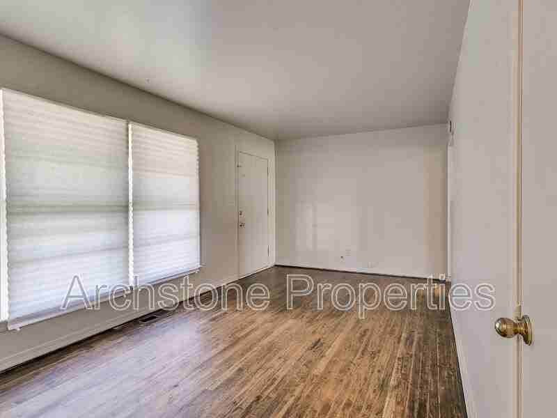 937 N Locust Ln - Photo 2 of 28