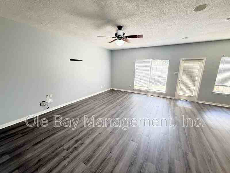 740 Copperfield Dr W - Photo 5 of 10