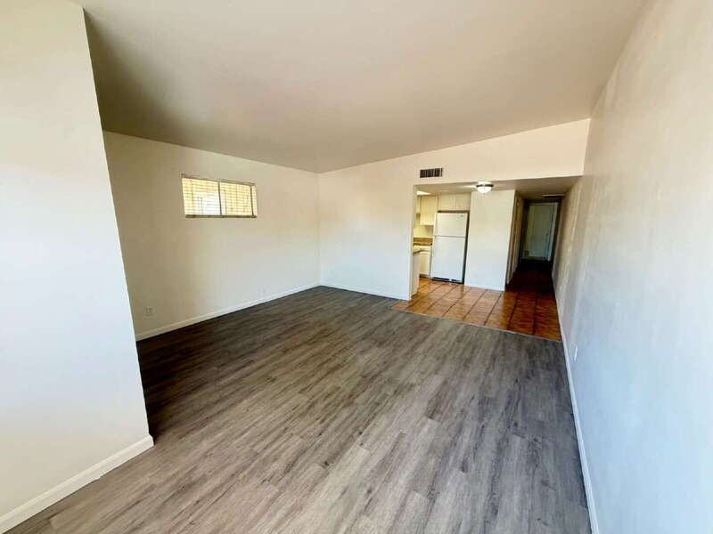 2513 E Kings Ave #B - Photo 3 of 15