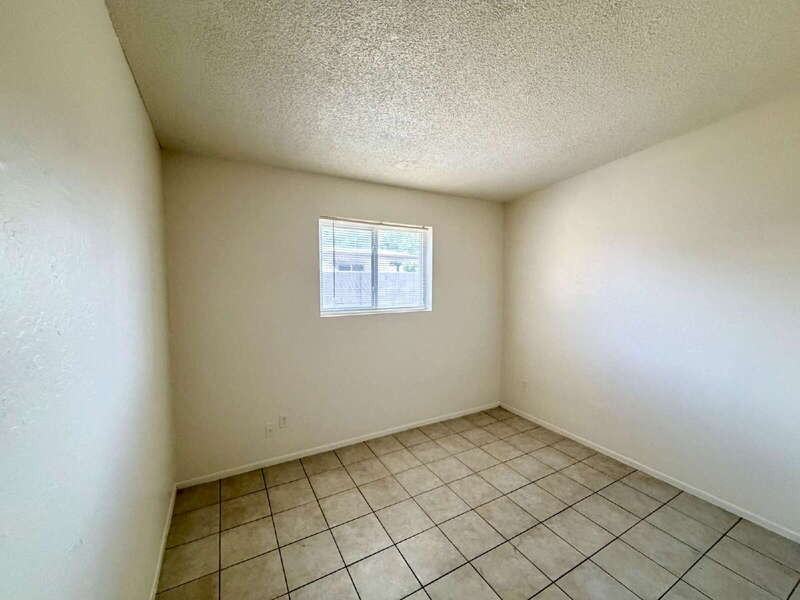 2513 E Kings Ave #B - Photo 7 of 15