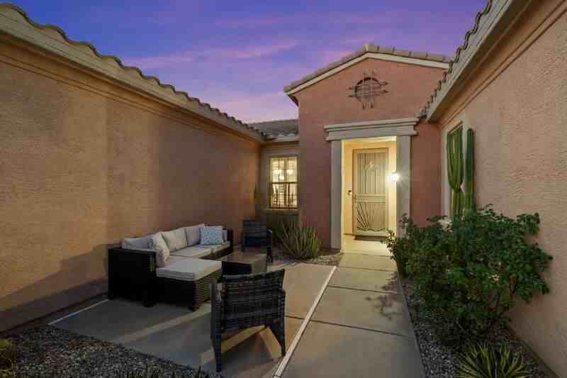 16418 W Desert Lily Dr - Photo 4 of 35