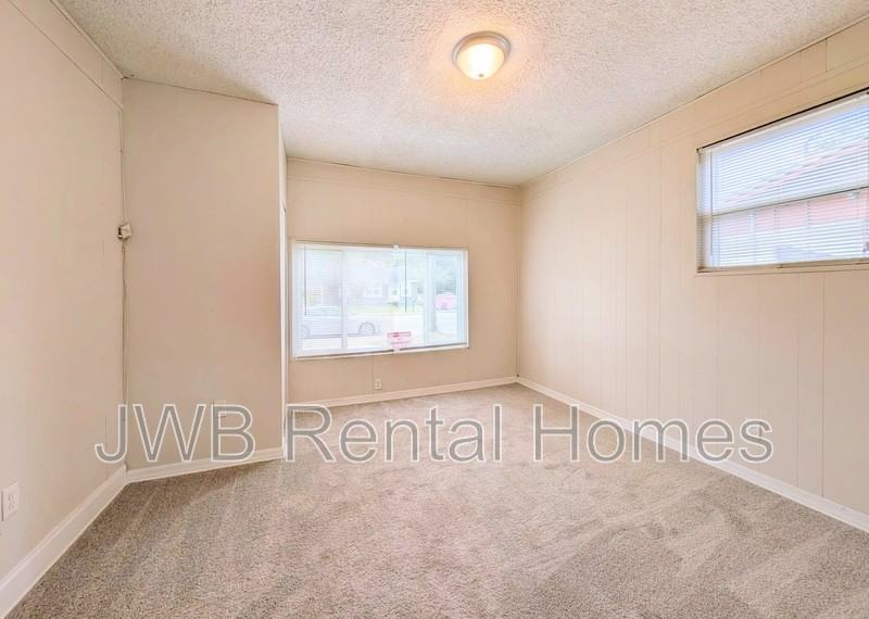3117 W 5th St - Photo 6 of 16