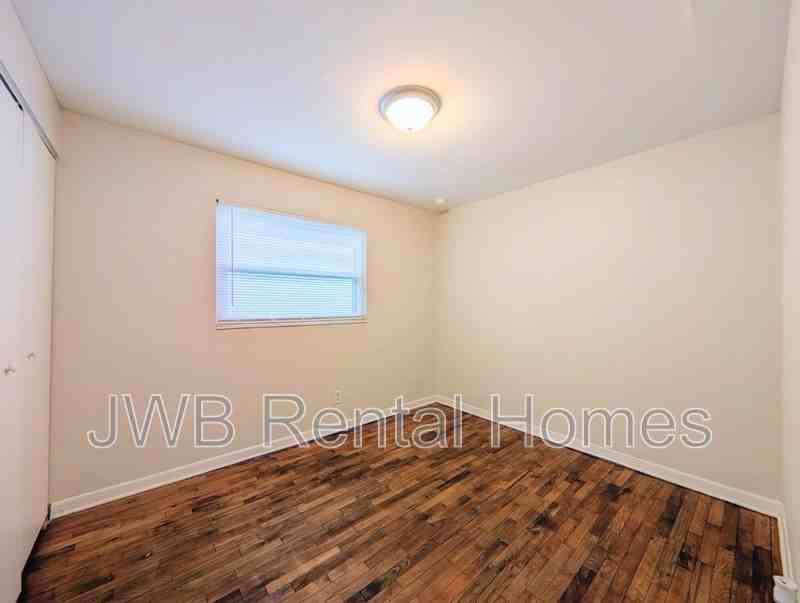3117 W 5th St - Photo 7 of 16