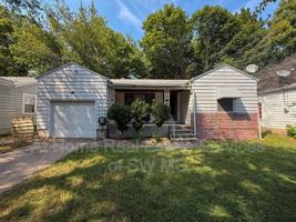 featured image of 1231 E Harrison St