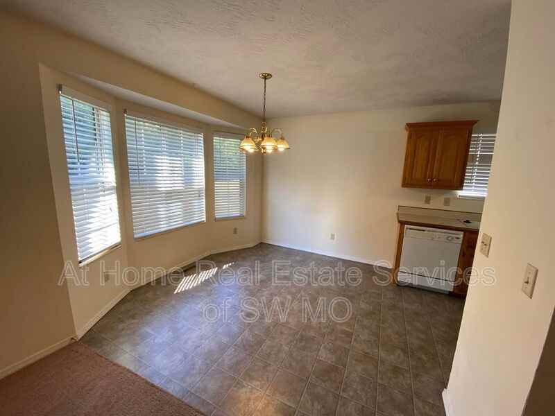 4112 W Madison St - Photo 3 of 12