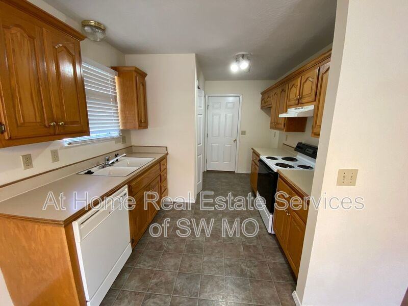 4112 W Madison St - Photo 5 of 12