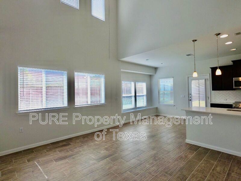 9900 Dalliance Ln - Photo 5 of 30