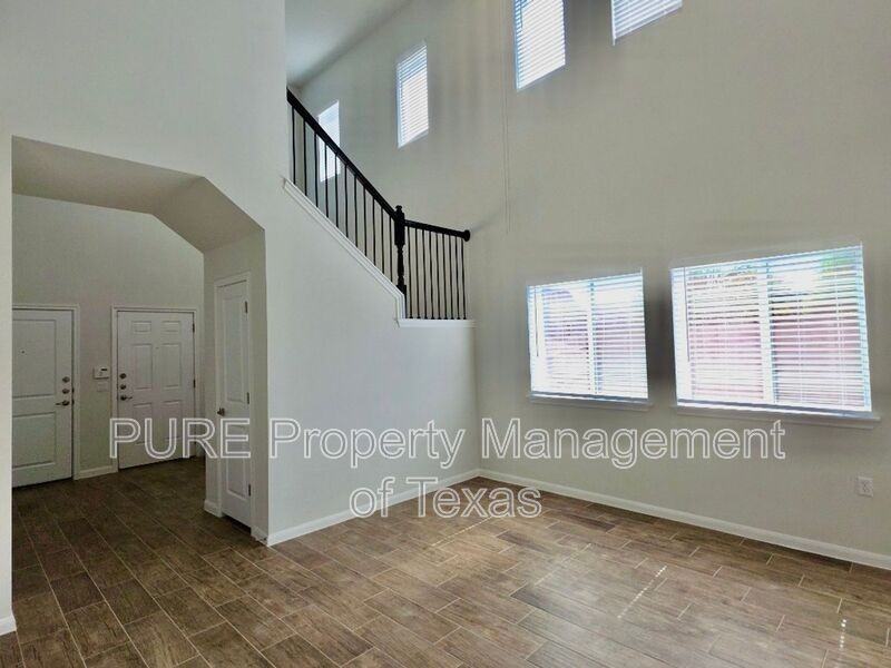 9900 Dalliance Ln - Photo 6 of 30