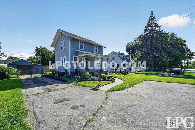 2849 W Laskey Rd - Photo 2 of 33