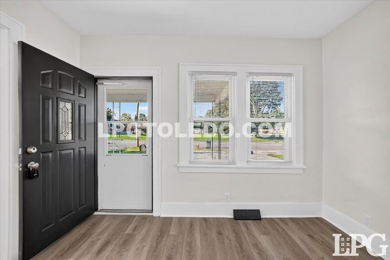 2849 W Laskey Rd - Photo 6 of 33