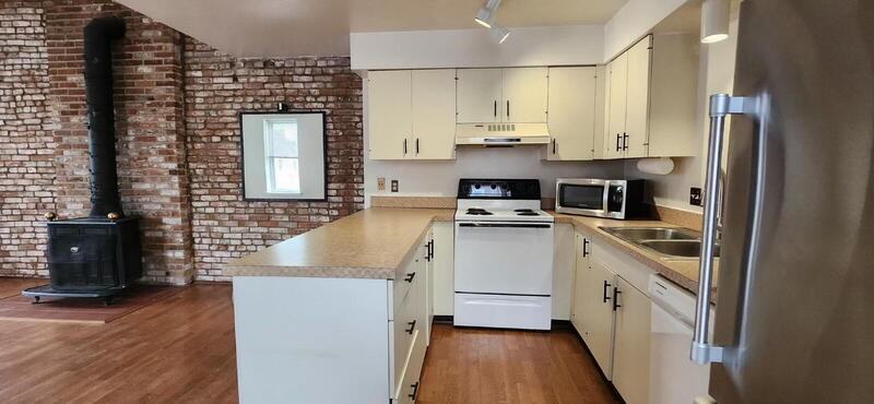 1016 Russell Blvd - Photo 4 of 22